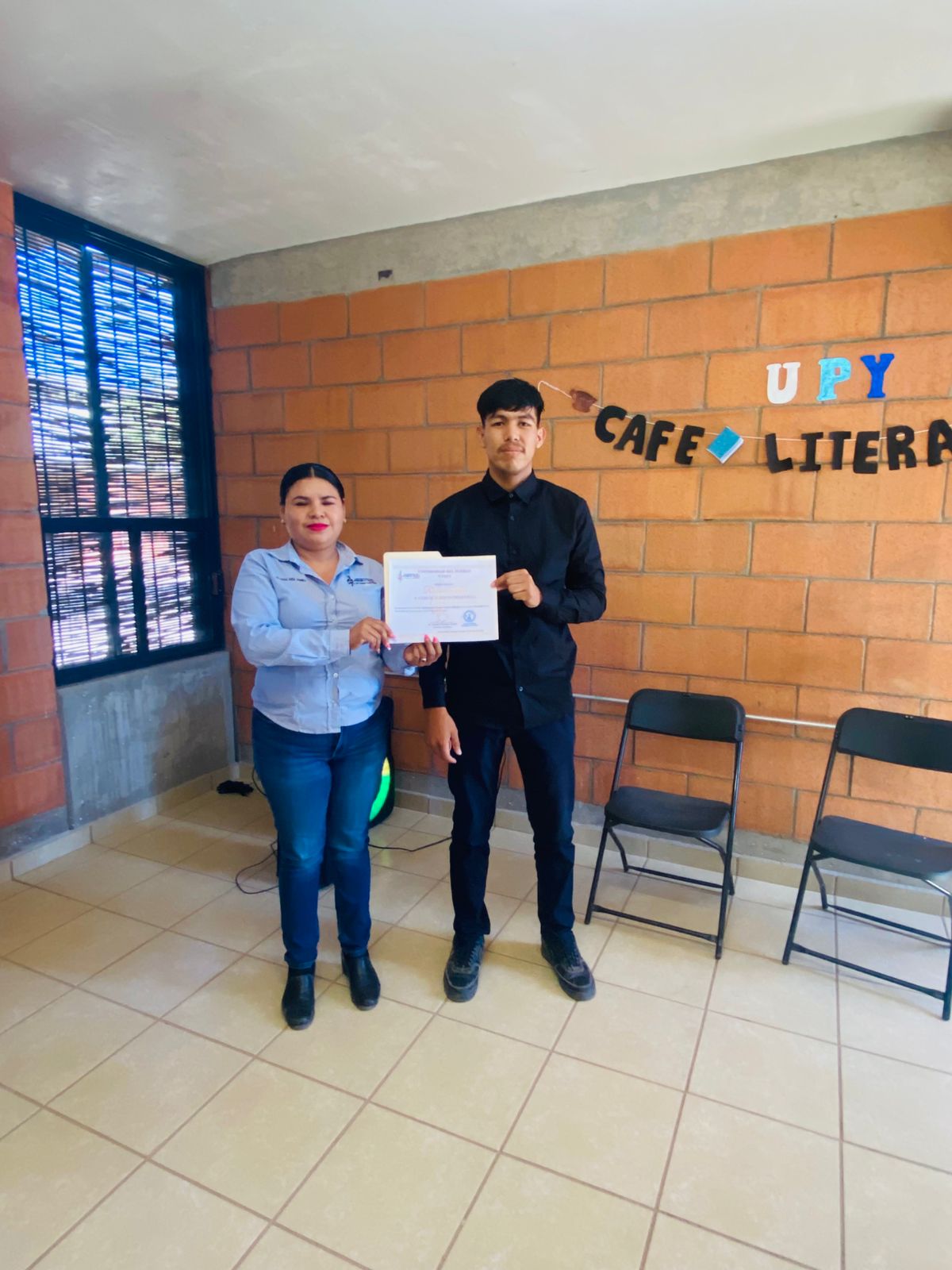 Cafe Literario en la UPY